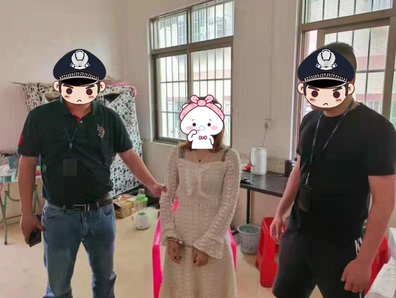 DƬ